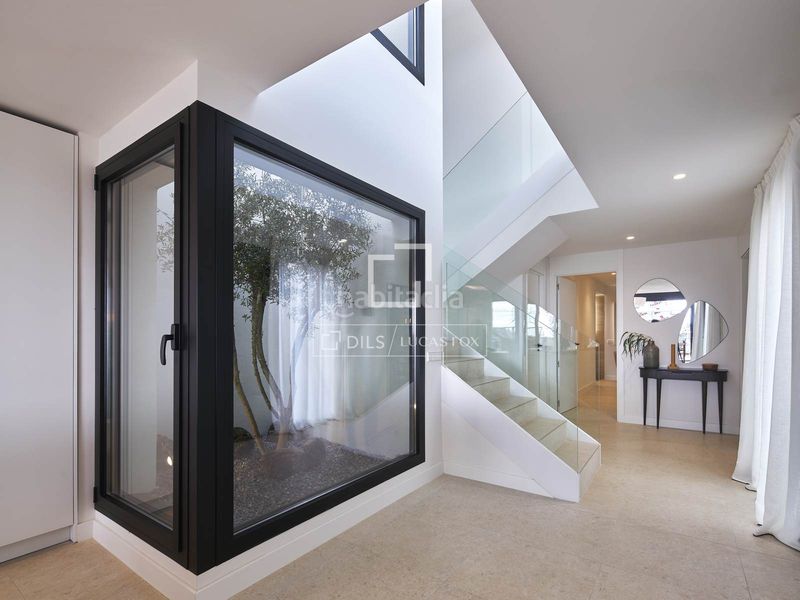 Foto 62131cff-f31f-4ce7-b417-5bbbd8d0318a. Chalet impresionante villa de obra nueva de 4 dormitorios con 297 m exteriores en venta en Torrelodones