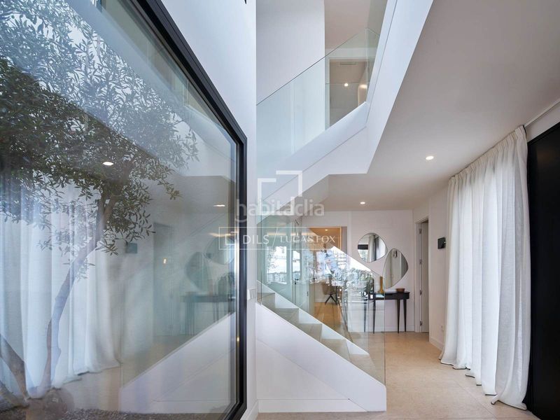 Foto d8b1e2a2-7306-4498-abc6-eef81820aa15. Chalet impresionante villa de obra nueva de 4 dormitorios con 297 m exteriores en venta en Torrelodones