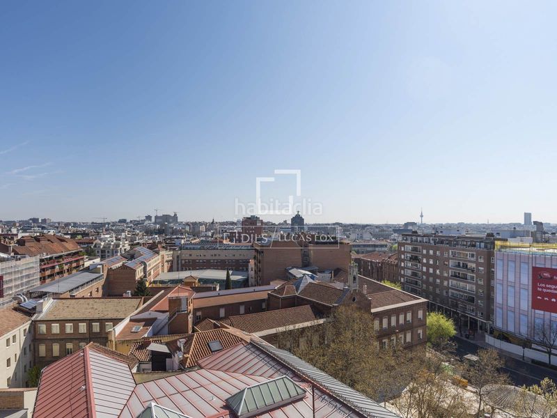 Foto e390c8cf-8940-4c68-9766-77d456c0ee37. Pis amb aparcament piscina a Almagro Madrid