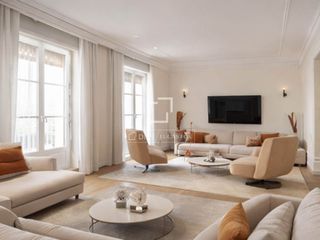 Etagenwohnung in Castellana. Piso exterior de 400m a reformar en venta en castellana, madrid
