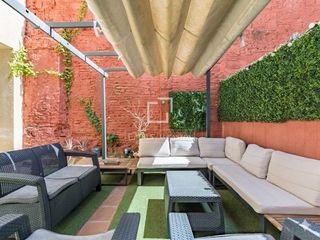 Pis a St. Pere - Sta. Caterina - El Born. Piso de 2 dormitorios con 44m terraza en venta en el born, barce