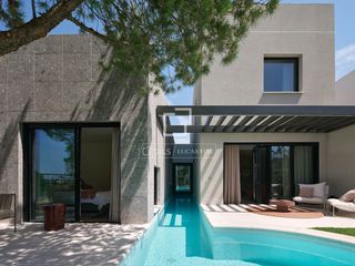 Chalet à Las Marías. Excelente villa de obra nueva de 4 dormitorios con 197 m exterio