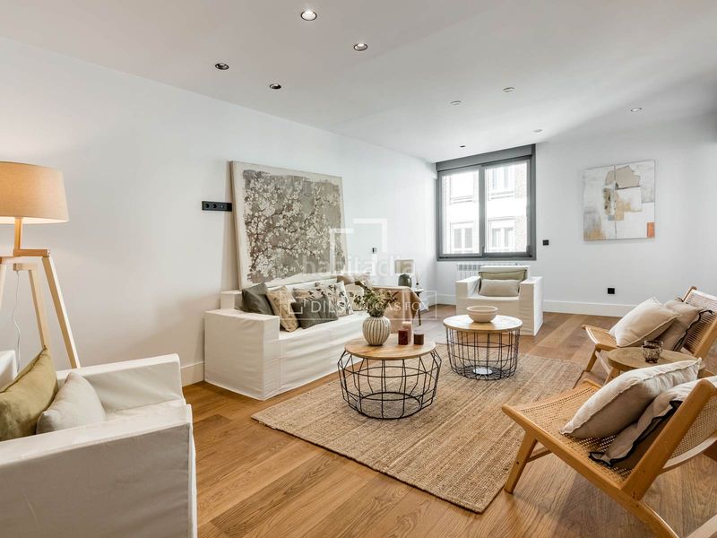 Foto f2d6b79f-87b5-4997-93a4-7268a7442ef3. Flat with heating in Lista Madrid