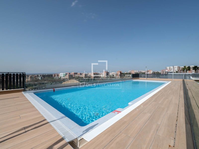 Foto 1b003e2e-e805-451c-a9c7-94206d63ae14. Àtic amb calefacció aparcament piscina a Valdeacederas Madrid