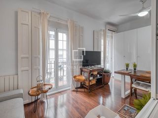 Pis a Guindalera. Excelente piso en venta de dos habitaciones y dos baños, ubicado