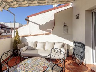 Rent Flat in Cortes-Huertas. Piso de 2 dormitorios en alquiler temporal en cortes, madrid
