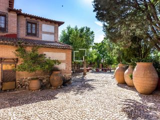 Chalet in Valdeolmos - Alalpardo. Exclusiva finca de 20 hectáreas con posibilidad de explotación c