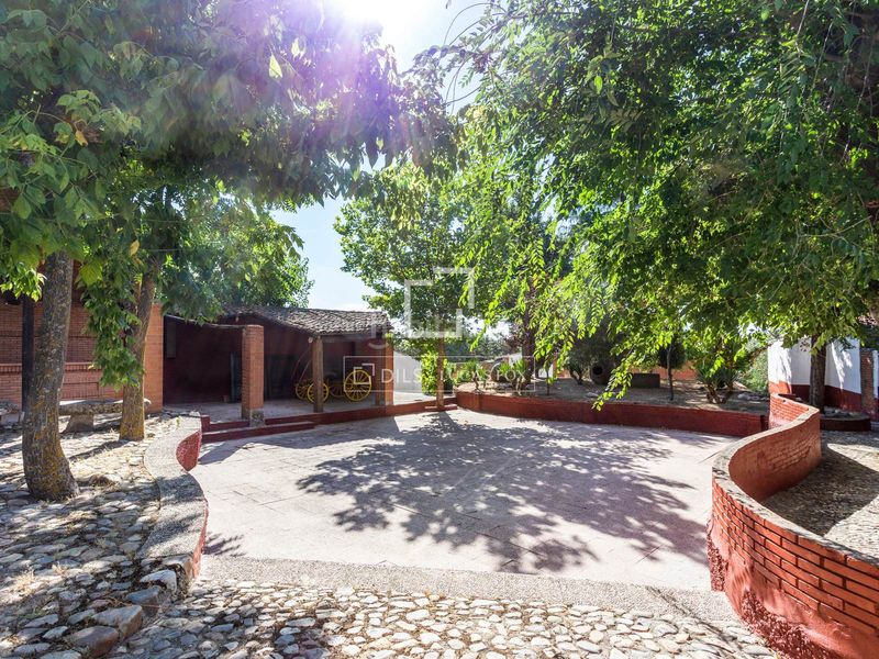 Foto df007754-df4d-405d-89dd-cd5ac9e69d71. Xalet amb calefacció aparcament piscina a Valdeolmos - Alalpardo