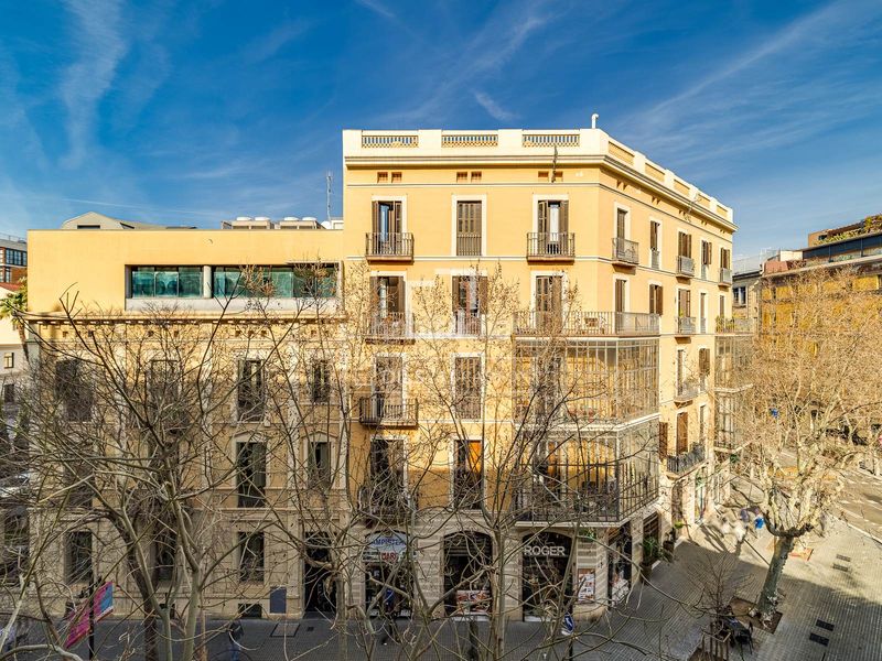 Foto a975e0f9-a54c-4d32-bce9-340ea29fef71. Pis amb calefacció aparcament a Dreta de l´Eixample Barcelona