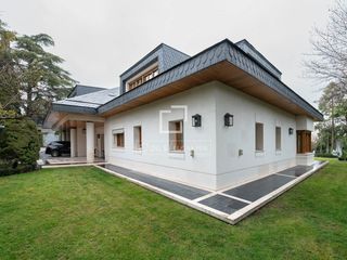Chalet in Conde Orgaz - Piovera. Lujosa villa en venta en conde orgaz