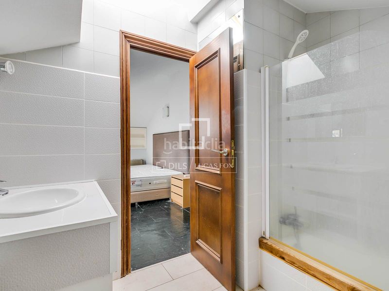 Foto ba31a6ca-c2bc-474a-9b94-764c462e6615. Xalet amb piscina a urbanización La Moraleja La Moraleja