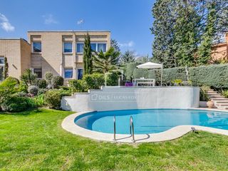 Chalet in Santo Domingo. Villa independiente en excelentes condiciones en venta en santo