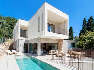 Xalet a Mancor de la Vall. Exclusiva villa de obra nueva con vistas panorámicas, piscina y