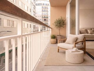 Appartamento in Son Armadams. Piso en excelentes condiciones de 4 dormitorios con terraza de 2