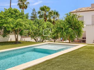 Chalet in Calvià Poble. Casa  villa en excelentes condiciones de 4 dormitorios con 235m