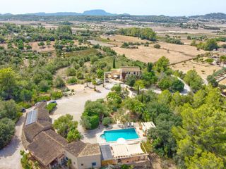 Chalet en Montuïri. Casa  villa en excelentes condiciones de 7 dormitorios en venta