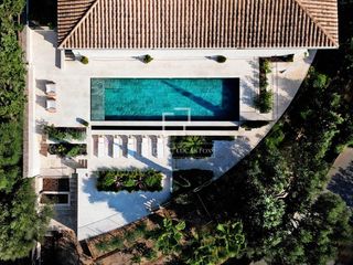 Chalet in Bunyola. Casa  villa en excelentes condiciones de 5 dormitorios en venta