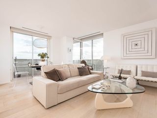 Pis a Barri de les Corts. Piso en excelentes condiciones con dos dormitorios en venta en a