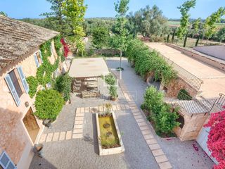 Country house in Llucmajor Interior. Casa rural en excelentes condiciones de 14 dormitorios en venta