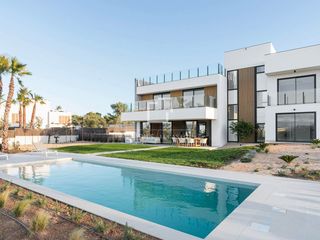 Xalet a Son Gual. Casa  villa en excelentes condiciones de 4 dormitorios con 143m