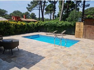 Lloguer Casa aparellada  Carrer jacint verdaguer. Chalet adosado con piscina privada en begur – alquiler de tempor