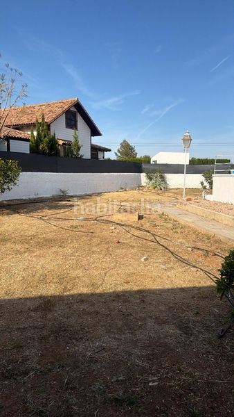 Foto 8bf08ce4-9ab6-403d-ab80-42910f2edf70. Casa amb aparcament piscina a Los Pinares-La Masia Bétera