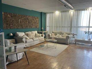 Dúplex a Avenida de Abril-9 de Octubre. Piso tipo dúplex con gran terraza y garaje en puerto de sagunto