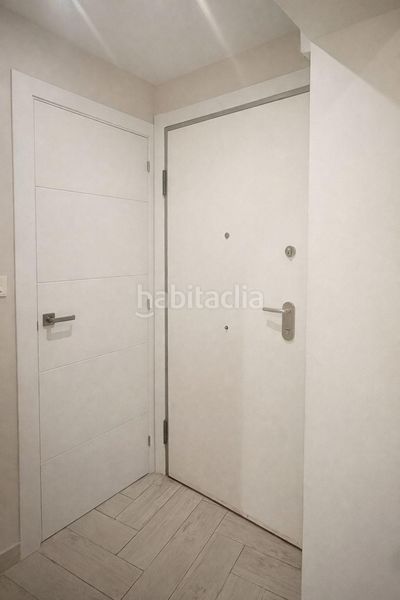 Foto 991d8f1f-e27b-46ac-b2fb-e38653ee8d8f. Piso  reformado top armarios a medida opción 3 dormitorios en Valencia