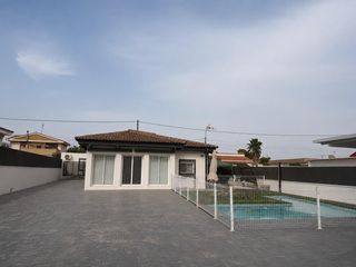 Affitto Chalet  Avenida serranos de los. Chalet independiente en bétera con piscina privada, amplias zona