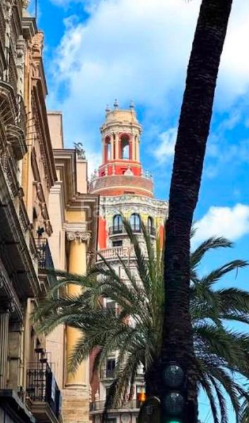Foto bd5de5fb-c903-4601-92f0-743aa9d1337c. Àtic a Mont Olivet Valencia