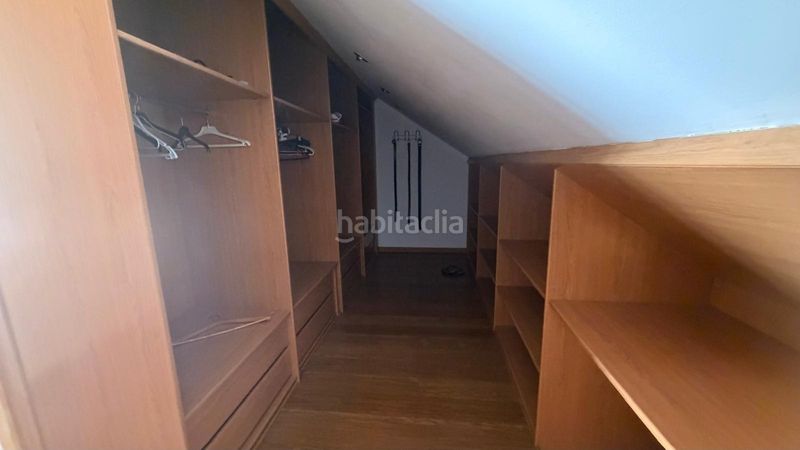Foto 5a8df2f4-29ad-4a1e-aaaa-ed85476f90a4. Àtic a Mont Olivet Valencia