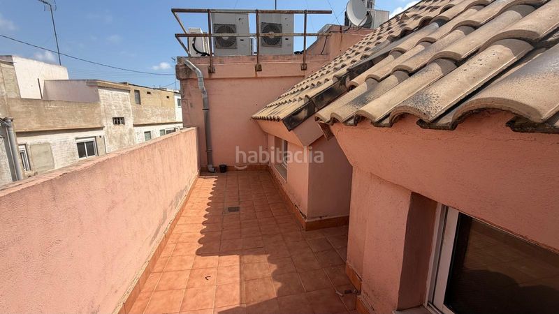 Foto 6d3b4cbe-d5f5-496b-88d0-5f9bde37cd57. Àtic a Mont Olivet Valencia