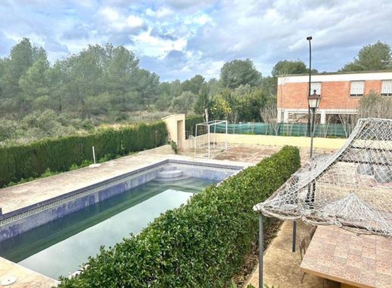 Foto cd8ccad8-2ccf-4cb2-90c0-8f9ef87f27ab. Xalet amb piscina a Los Pinares-La Masia Bétera