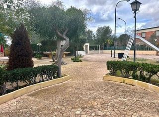Chalet  Calle calle sinarcas. Chalet independiente con piscina y parcela de 1.500 m2 en los pi