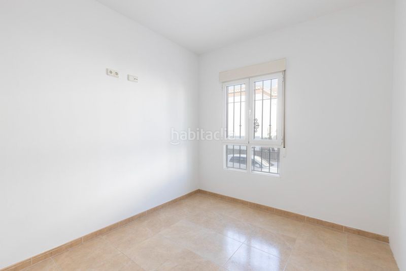 Foto d8cc7984-3588-4f3d-9226-60f32fe7a644. Pis a Ayuntamiento Alhendín