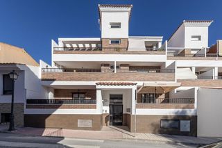 Flat en Calle de venezuela 12. Tu nuevo hogar en las gabias junto al metro  pr�cticamente a est