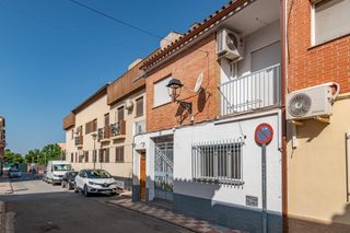 Casa adossada a Calle Calle de Menéndez Pelayo