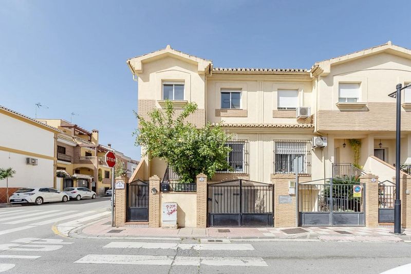 Foto 5ea338e6-717d-4ac8-86de-26f5480eb114. Casa aparellada a dalia 32 a San Miguel Armilla