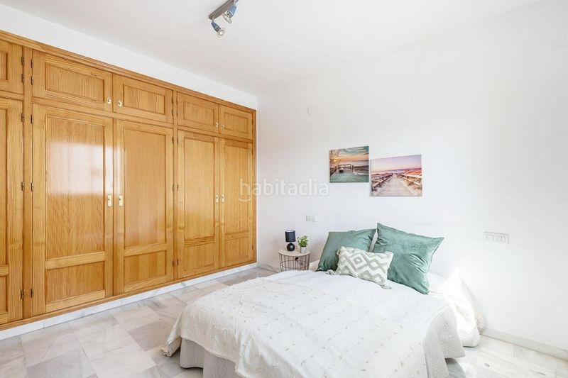 Foto ba7560f0-c6e3-435b-ac3b-d713576c4a6a. Casa aparellada a dalia 32 a San Miguel Armilla