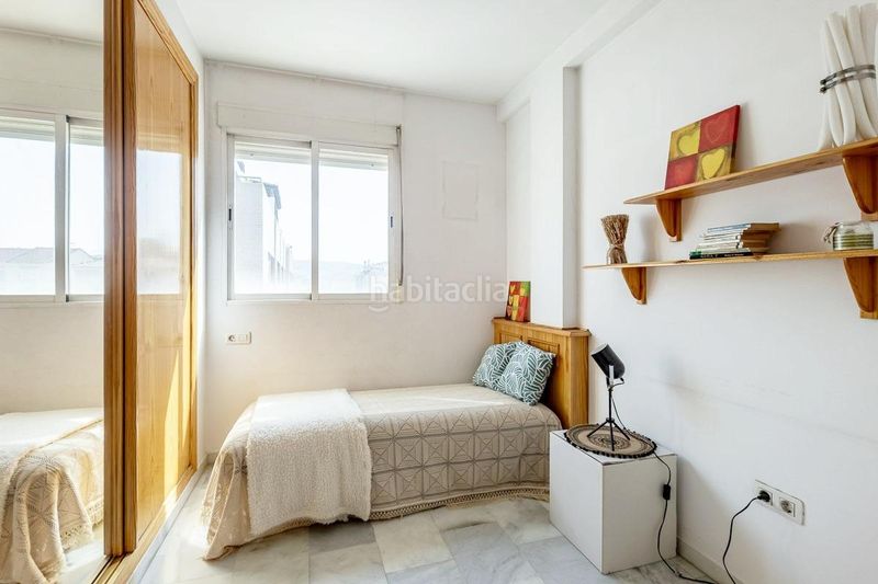 Foto e1d0f6c3-5429-45c1-89bb-6c80f8cc4160. Casa aparellada a dalia 32 a San Miguel Armilla