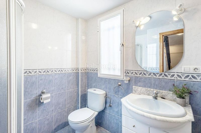 Foto e3d1eb0a-cf4d-4646-9864-d5ef06d8a766. Casa aparellada a dalia 32 a San Miguel Armilla