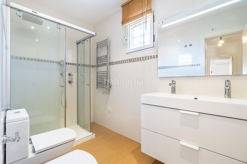 Foto a8efcc87-9a01-4768-8236-96f0f7709675. Casa adossada amb calefacció aparcament a Huétor Vega