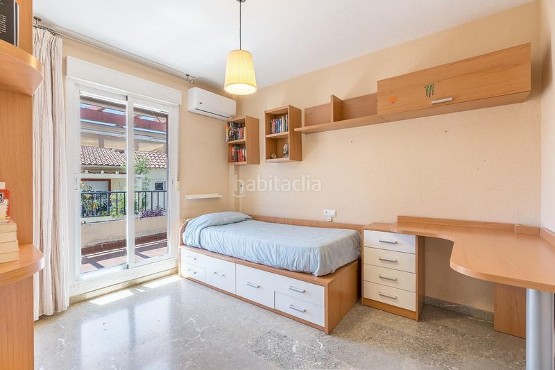 Foto abab8d2a-cf24-40ad-a6bb-a8cb5de7cf14. Casa adossada amb calefacció aparcament a Huétor Vega
