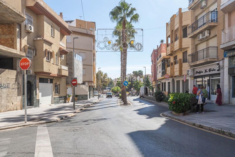 Foto f88860b6-3aaa-450a-8fba-b0f14bbc69ea. Edifici a calle calle rambla de capuchinos 18 a Motril ciudad Motril