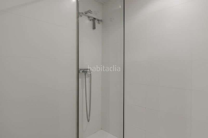 Foto 05d701e6-868c-4aff-96f0-106056eeb9bc. Apartamento en calle gran vía de colón #46 4º 464 precioso apartamento reformado en gran vía, pleno centro en Granada