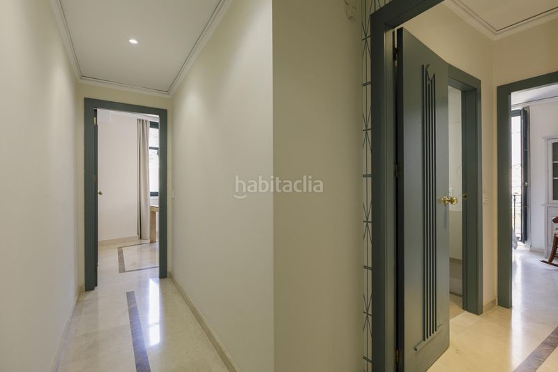 Foto 229be676-b0a4-4103-8e23-270f0a4778f4. Apartamento en calle gran vía de colón #46 4º 464 precioso apartamento reformado en gran vía, pleno centro en Granada