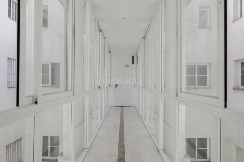 Foto bab347c5-45b0-4b6f-afe7-9966d22f162b. Apartamento en calle gran vía de colón #46 4º 464 precioso apartamento reformado en gran vía, pleno centro en Granada