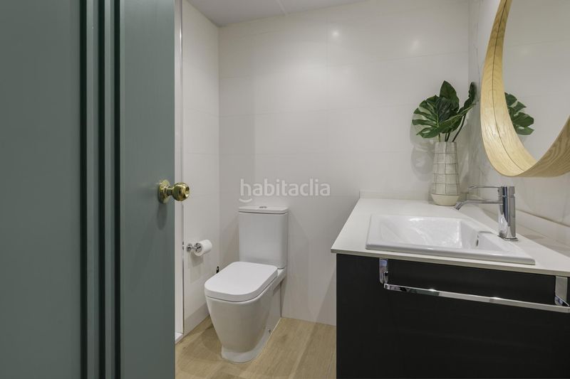 Foto e8a8651d-63df-420f-a98f-8632f1c1901e. Apartamento en calle gran vía de colón #46 4º 464 precioso apartamento reformado en gran vía, pleno centro en Granada