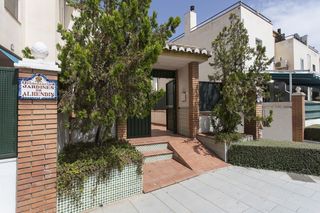 Semi detached house en Carretera de bail�n-motril 70. Espectacular adosado con vistas a sierra nevada en urbanizaci�n