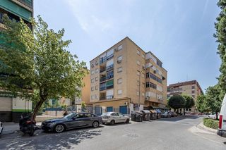 Flat en Blas infante 10. Piso junto a vergeles con garaje